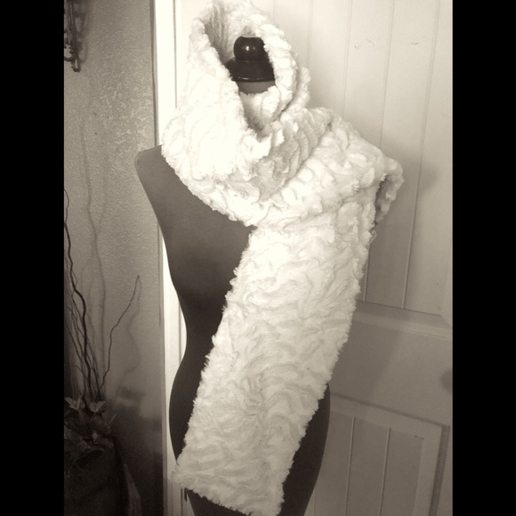 Long Scarf/Wrap - Picture 2 of 6